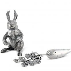Vagabond House Rabbit Carrot Salt & Pepper Set