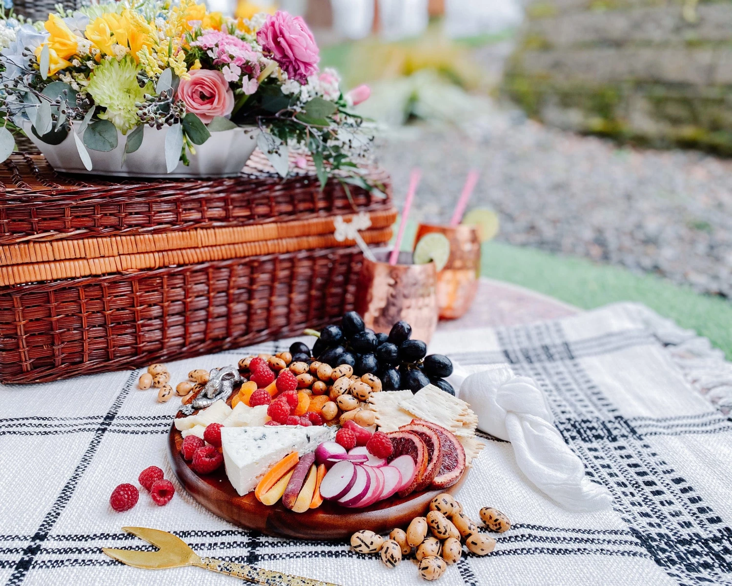 Vagabond House Rabbit Cheese Board Garden Friends 4 Vagabond House Rabbit Cheese Board Garden Friends