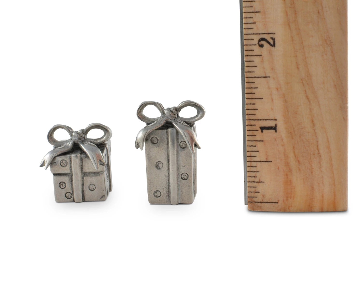 Vagabond House Christmas Package Place Card Holder Pair 5 Vagabond House Christmas Package Place Card Holder Pair