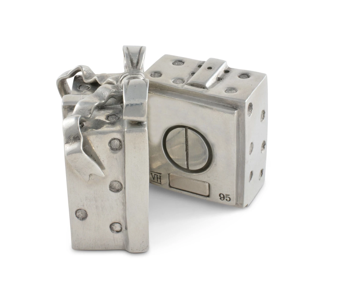 Vagabond House Christmas Package Salt And Pepper 3 Vagabond House Christmas Package Salt And Pepper