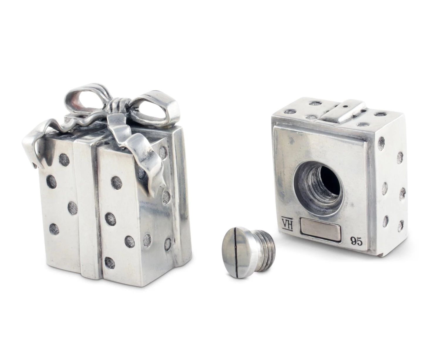 Vagabond House Christmas Package Salt And Pepper 4 Vagabond House Christmas Package Salt And Pepper