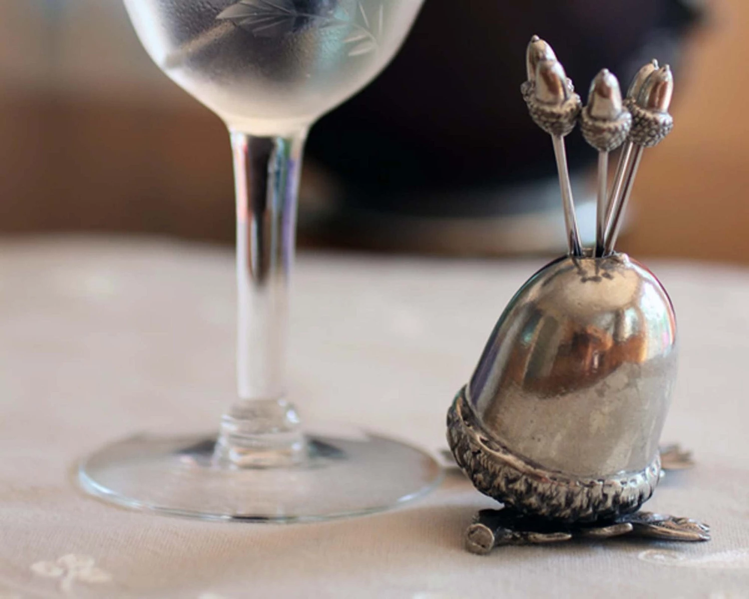 Vagabond House Majestic Forest Pewter Acorn Cheese Pick Set 4 Vagabond House Majestic Forest Pewter Acorn Cheese Pick Set